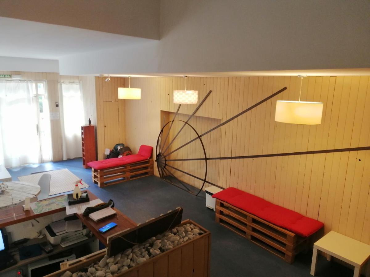 פואנטה לה ריינה Albergue Puente Para Peregrinos מראה חיצוני תמונה
